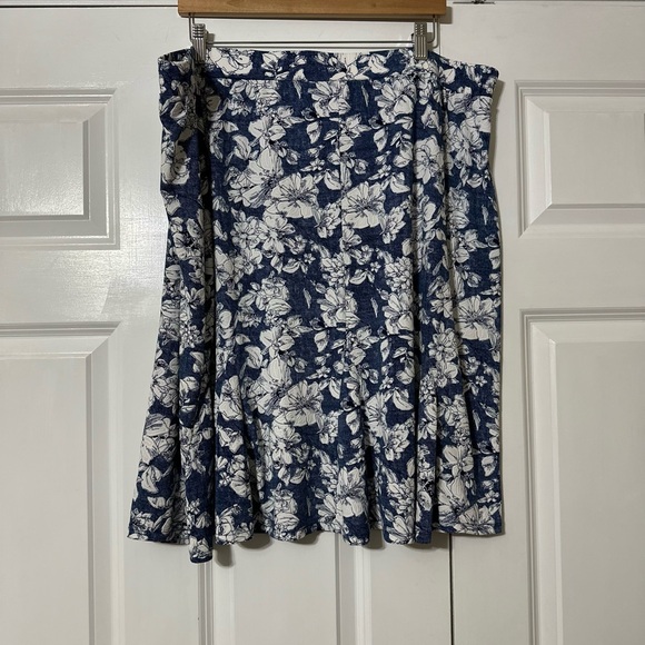 Roz and Ali plus size 3X floral midi skirt - Picture 4 of 6